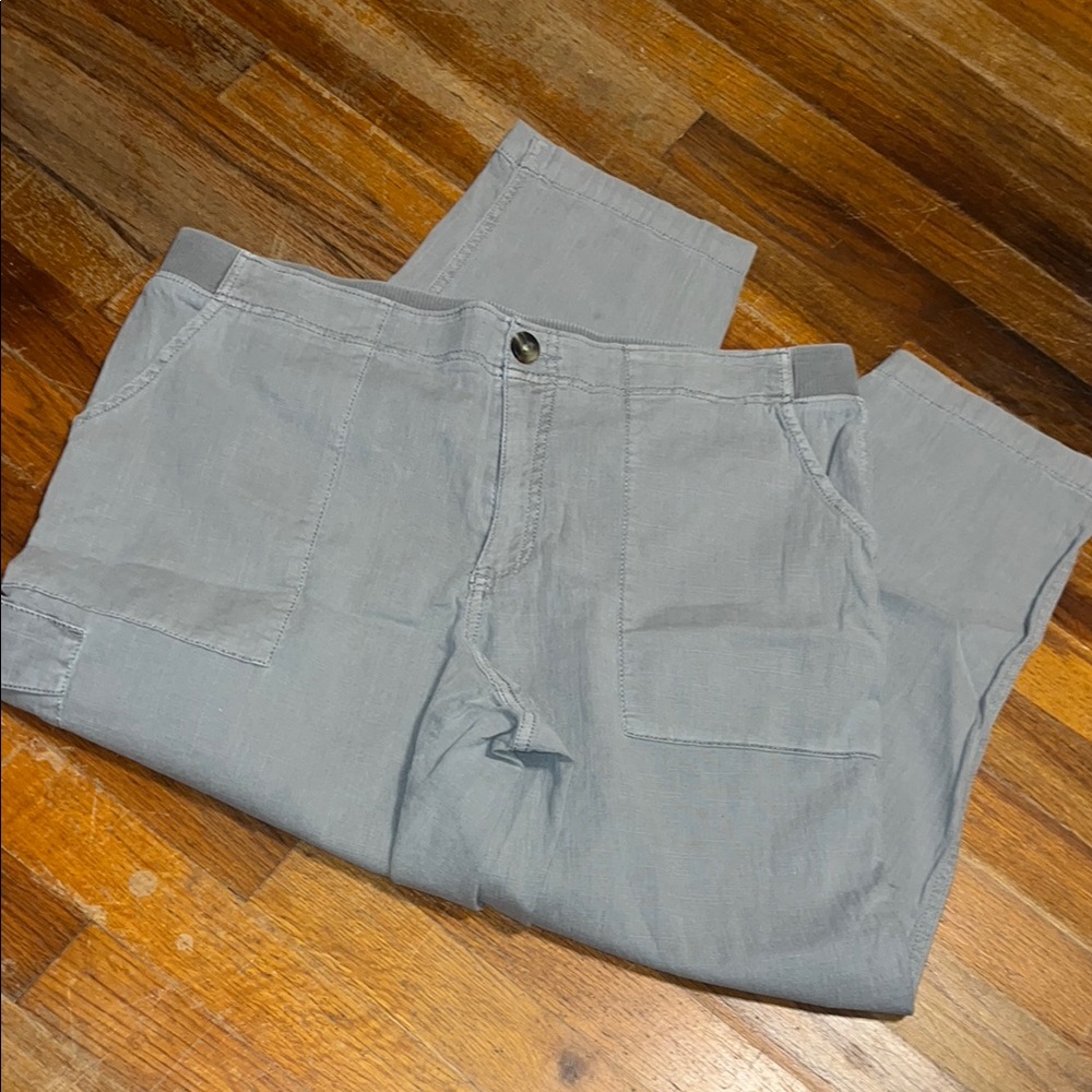 Sonoma Gray Capri Pants Comfortable and Practical